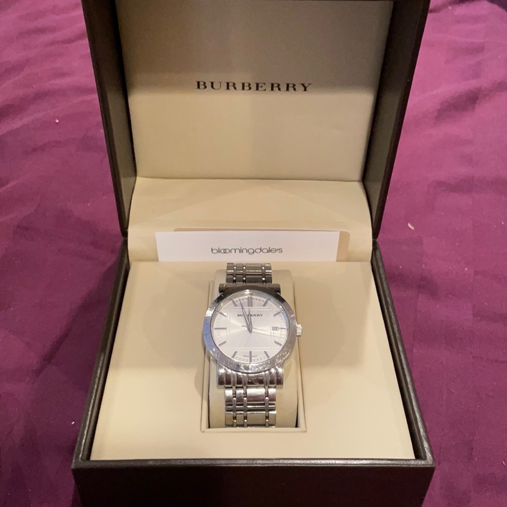 100% Authentic Burberry Men’s Watch with Box